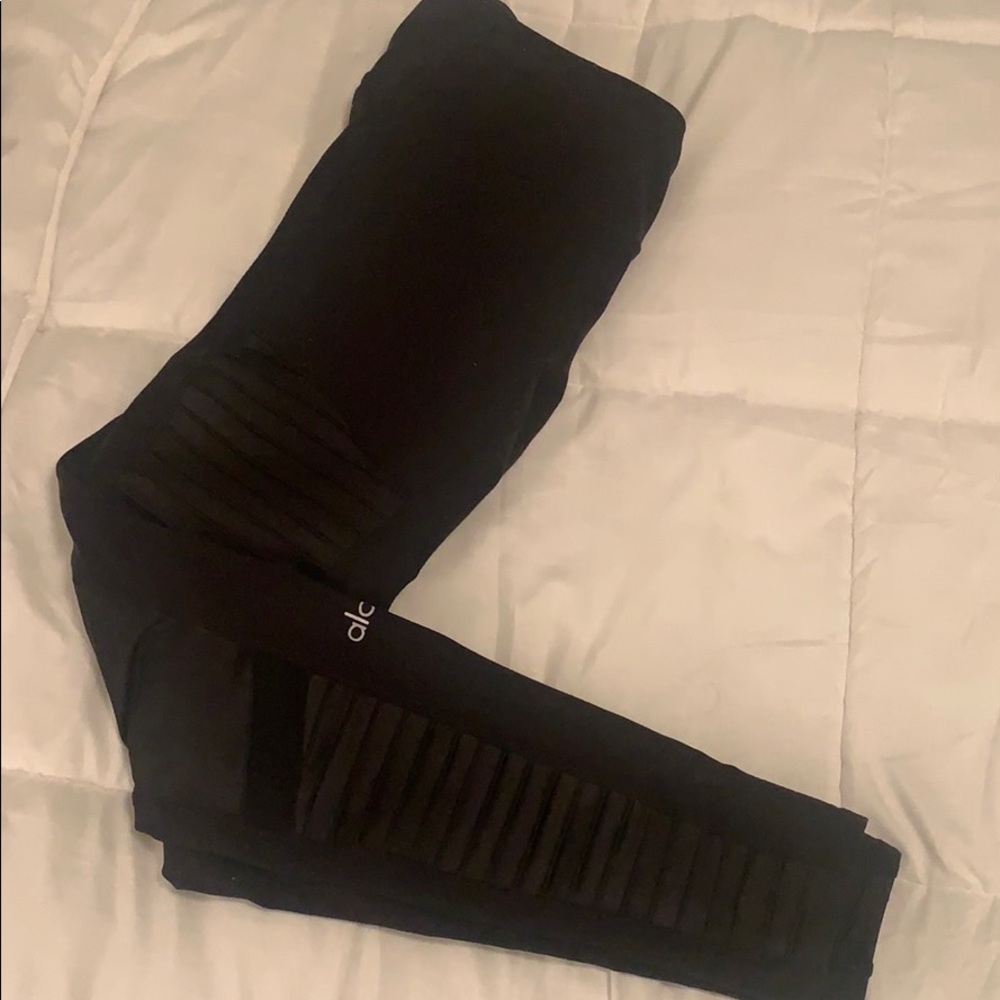 Black alo moto leggings